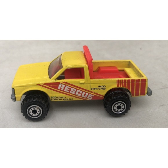 Vintage 1982 Hot Wheels Chevy S10 Baywatch Diecast Lifeguard Rescue Truck 1:64th - Picture 1 of 6